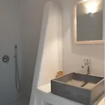 White Loft * Ίος