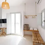 White Loft Ξενοδοχείο *