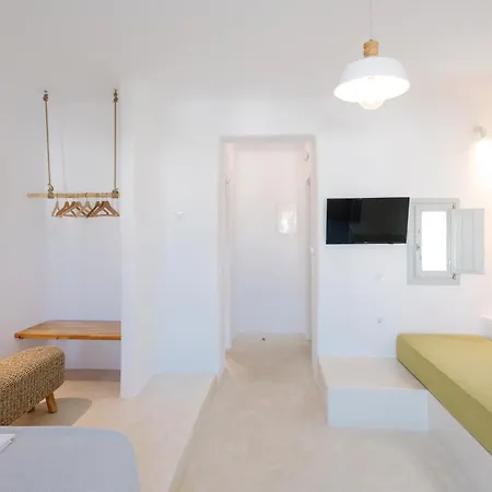 White Loft Hotel *