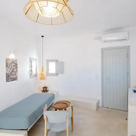 White Loft Hotel *