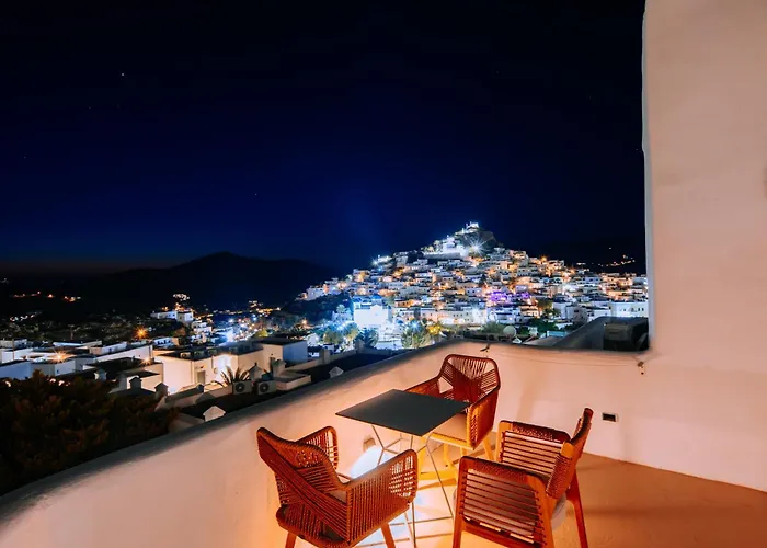 White Loft イオス島 チョーラ