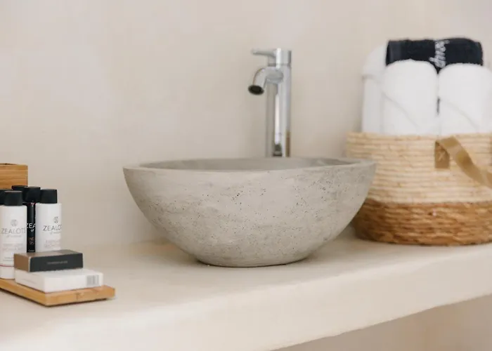 White Loft Chora (Ios)