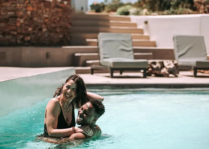 White Loft * イオス島 チョーラ